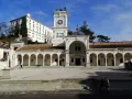Piazza Libertà a Udine: un assaggio di cosa vedere a Udine in un giorno, con il Palazzo Comunale, la Loggia del Lionello e la Torre dell'Orologio.