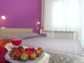 Frutta fresca e un drink in camera, un'accoglienza che fa pensare alle ottime recensioni dell'hotel Elizabeth Bellaria.